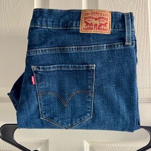 Levi's Women's Dark Blue Straight Jeans